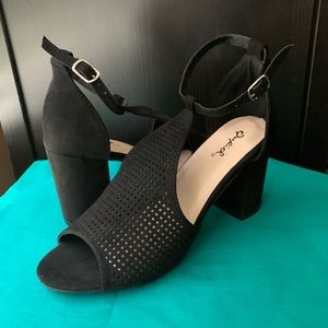 Qupid Block Heel Peep Toe Black Size 7